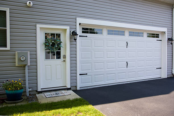 24/7 Emergency Garage Door Panel Replacement experts in Hanover, IN